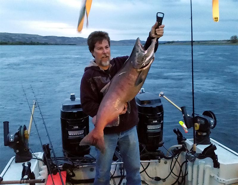 Aaron with a 28.6lb Columbia River Chinook Salmon