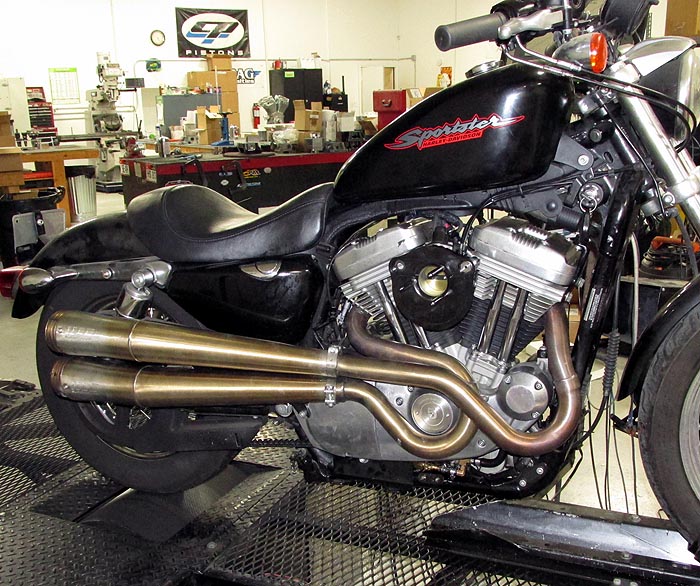 HAMMER PERFORMANCE picture of Supertrapp 2 into 2 installed on a 2007 Harley Davidson XL883 Sportster